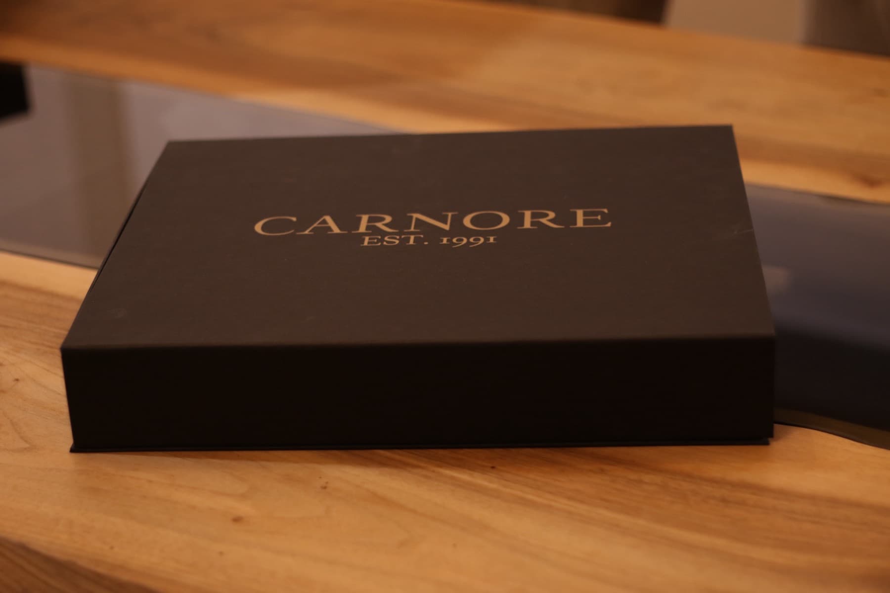 CARNORE gift box closed